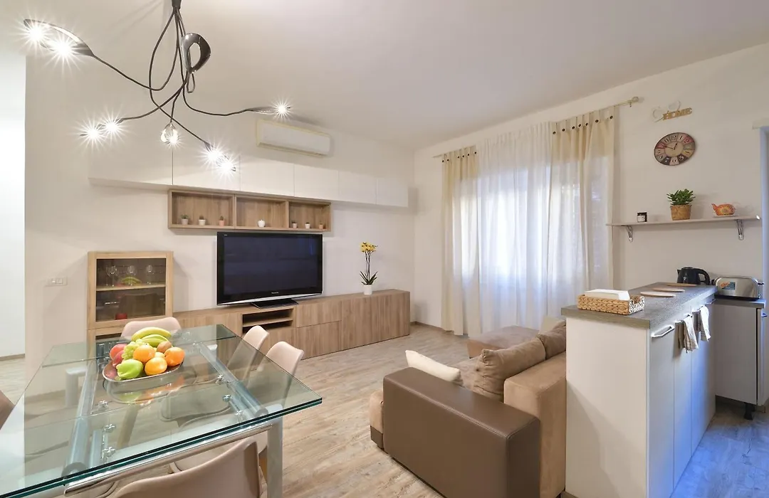 Modern And Cozy Apartment + 2Bdr + Ostiense-1